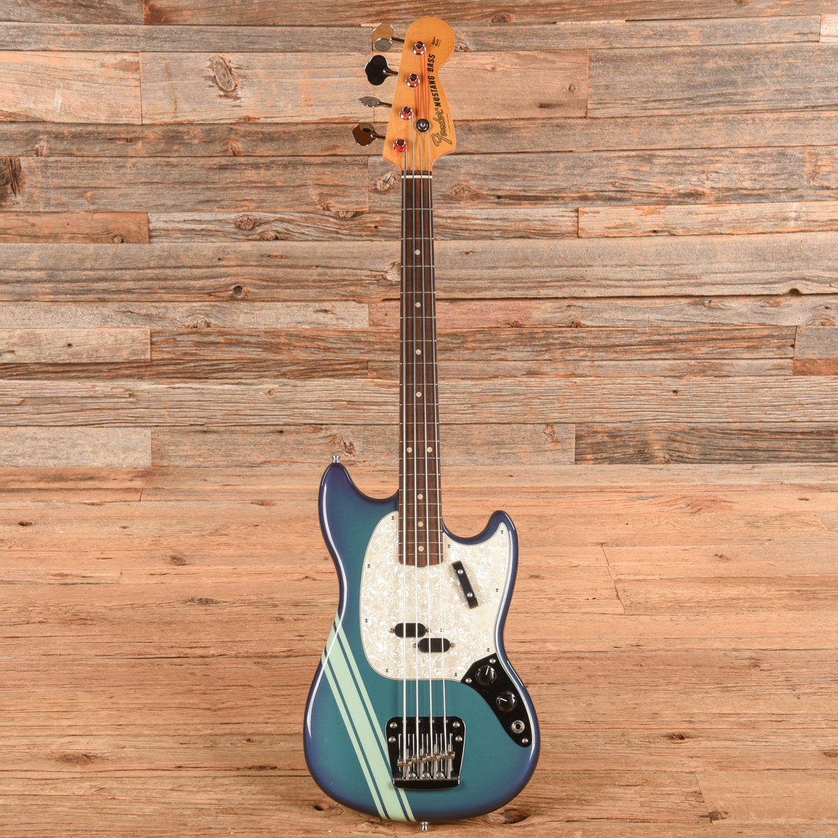 Fender Vintera II 70s Competition Mustang Bass Competition Burgundy 2023 - View 4 | MusicMarket