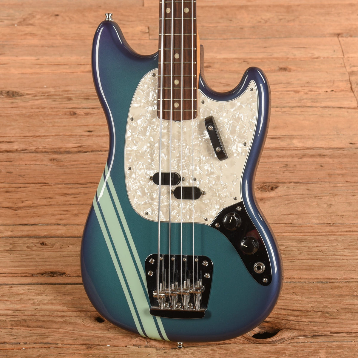 Fender Vintera II 70s Competition Mustang Bass Competition Burgundy 2023 - View 2 | MusicMarket