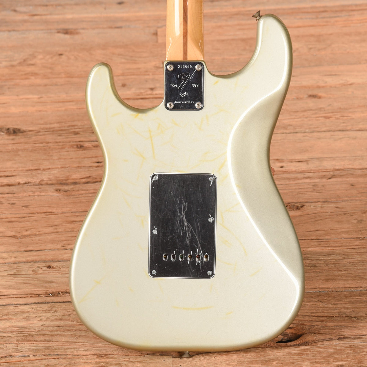 Fender 25th Anniversary Stratocaster Porsche Silver 1979 - View 3 | MusicMarket