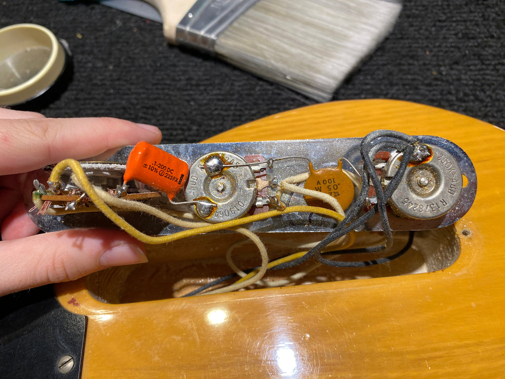 Fender '52 Telecaster Fullerton Reissue Butterscotch Blonde 1982 - View 11 | MusicMarket