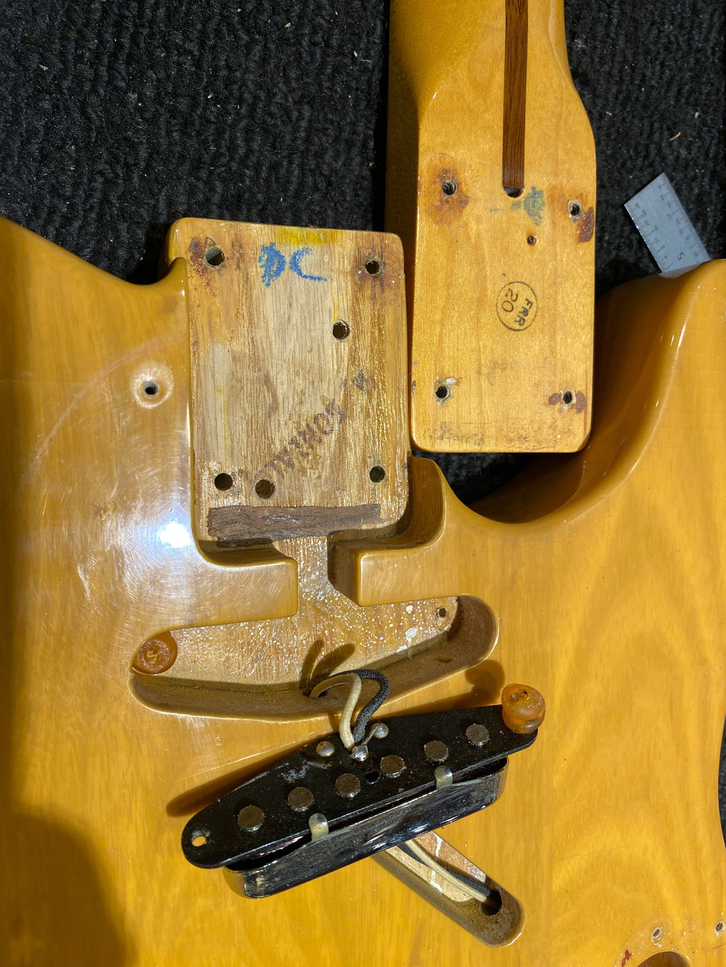 Fender '52 Telecaster Fullerton Reissue Butterscotch Blonde 1982 - View 13 | MusicMarket
