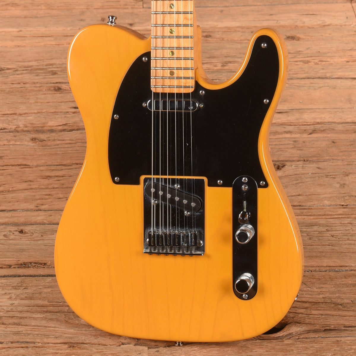 Fender American Deluxe Telecaster Ash Butterscotch Blonde 2006 - View 2 | MusicMarket