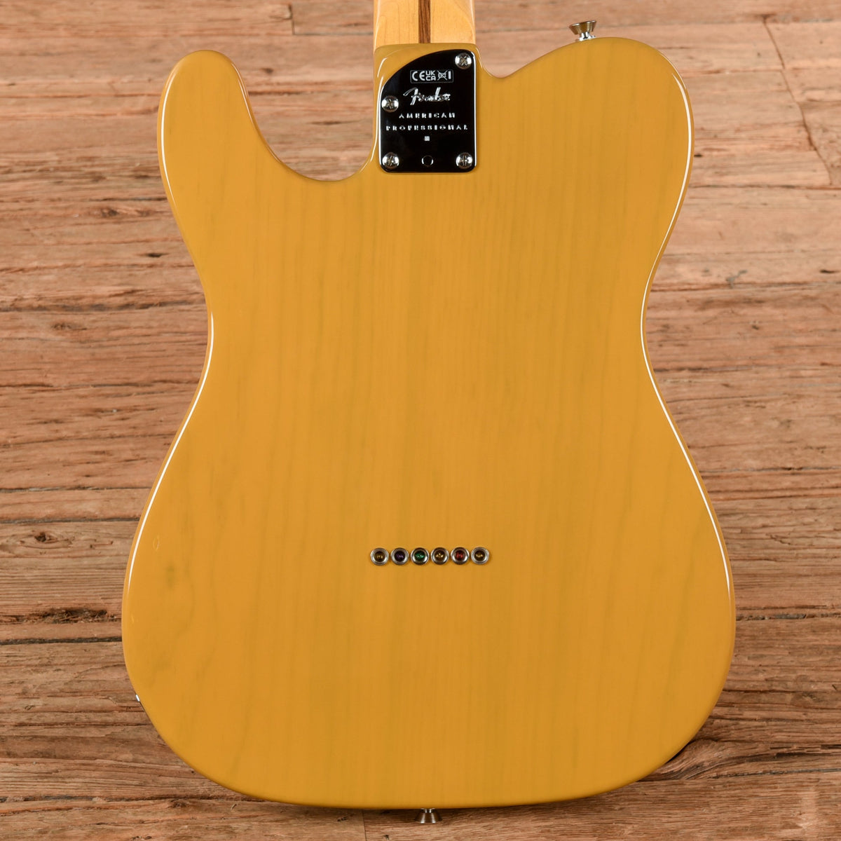 Fender American Professional II Butterscotch 2024 - View 3 | MusicMarket