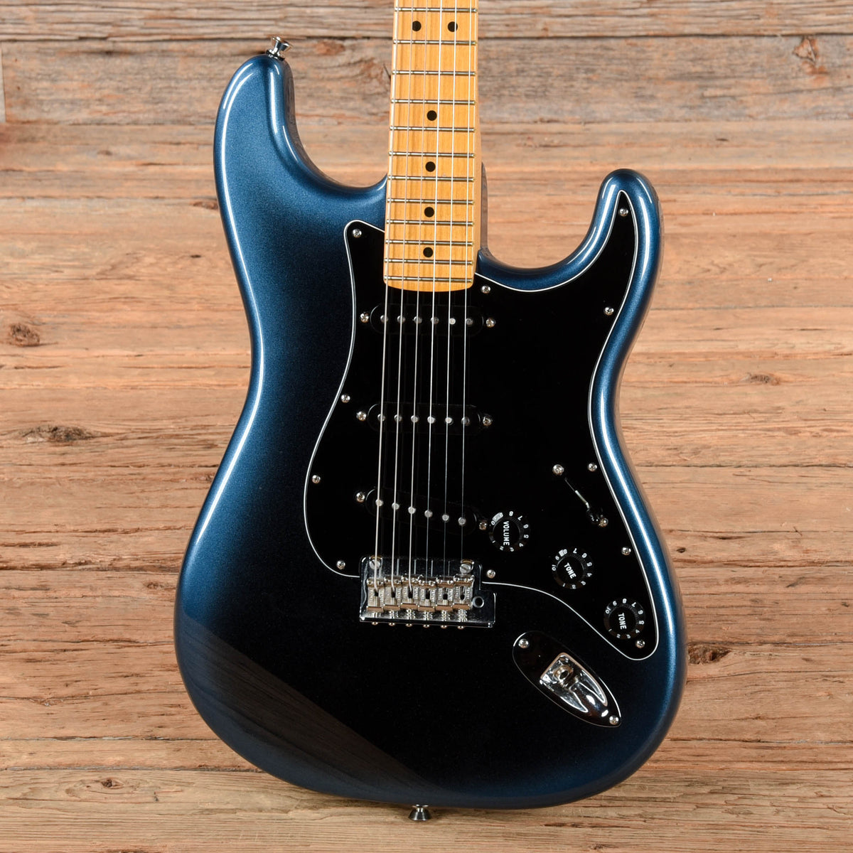 Fender American Professional II Stratocaster Dark Night 2021 - View 2 | MusicMarket