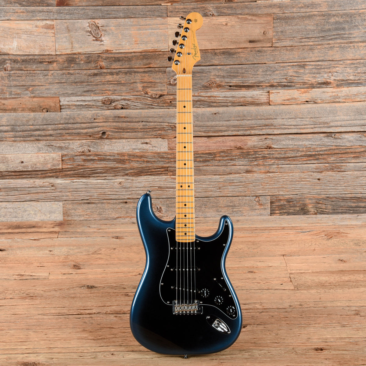 Fender American Professional II Stratocaster Dark Night 2021 - View 4 | MusicMarket