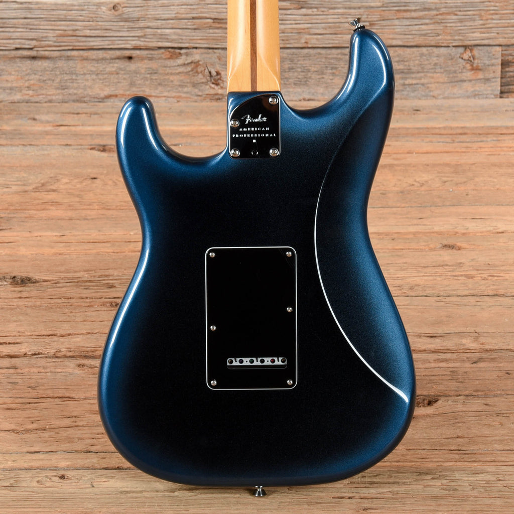 Fender American Professional II Stratocaster Dark Night 2021 - View 3 | MusicMarket