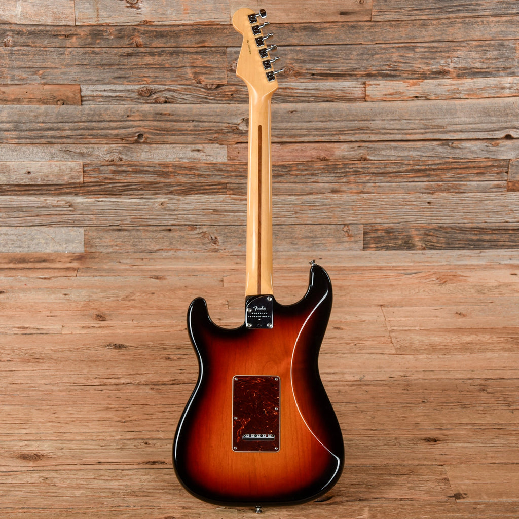Fender American Professional II Stratocaster Sunburst 2020 - View 5 | MusicMarket