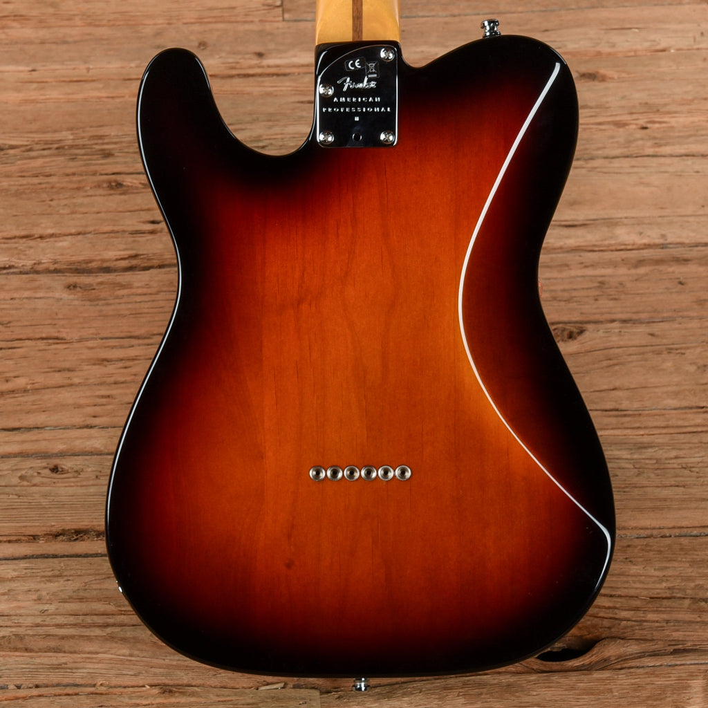 Fender American Professional II Telecaster Deluxe Sunburst 2025 - View 3 | MusicMarket