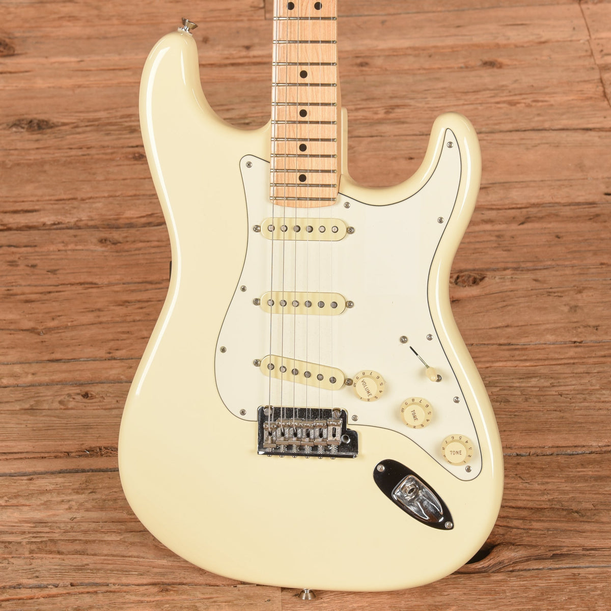 Fender American Professional Stratocaster Olympic White 2016 - View 2 | MusicMarket