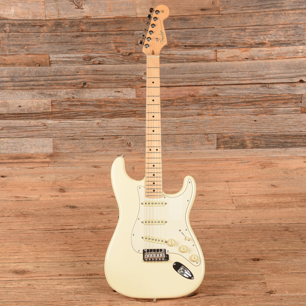 Fender American Professional Stratocaster Olympic White 2018 - View 4 | MusicMarket