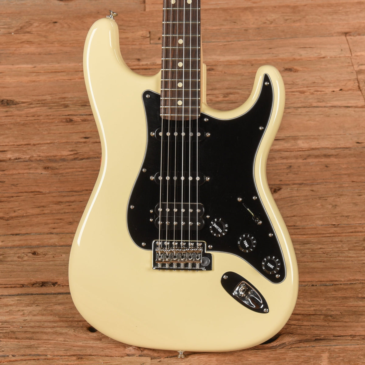 Fender American Special Stratocaster HSS Olympic White 2018 - View 2 | MusicMarket
