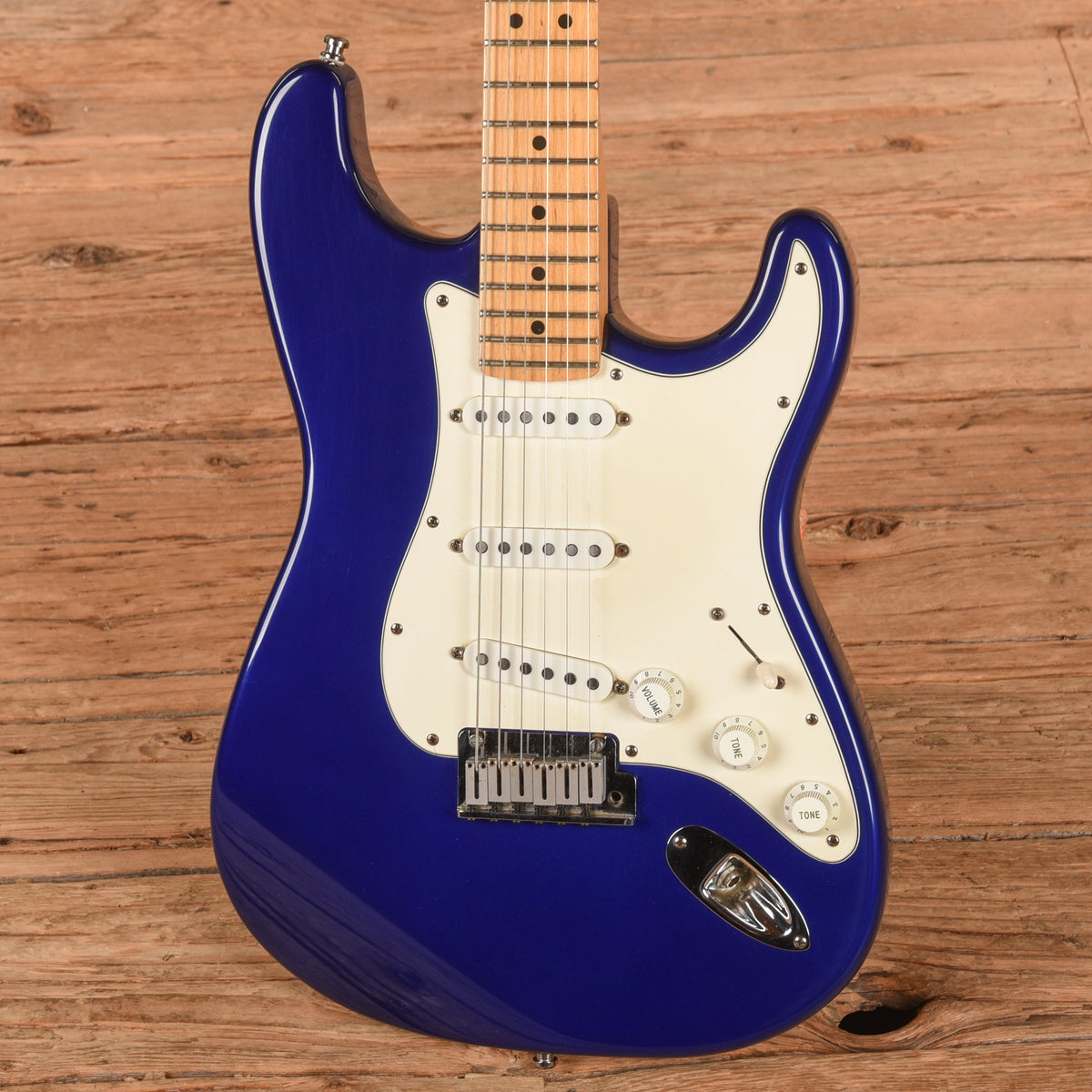 Fender American Standard Stratocaster Blue 1991 - View 2 | MusicMarket