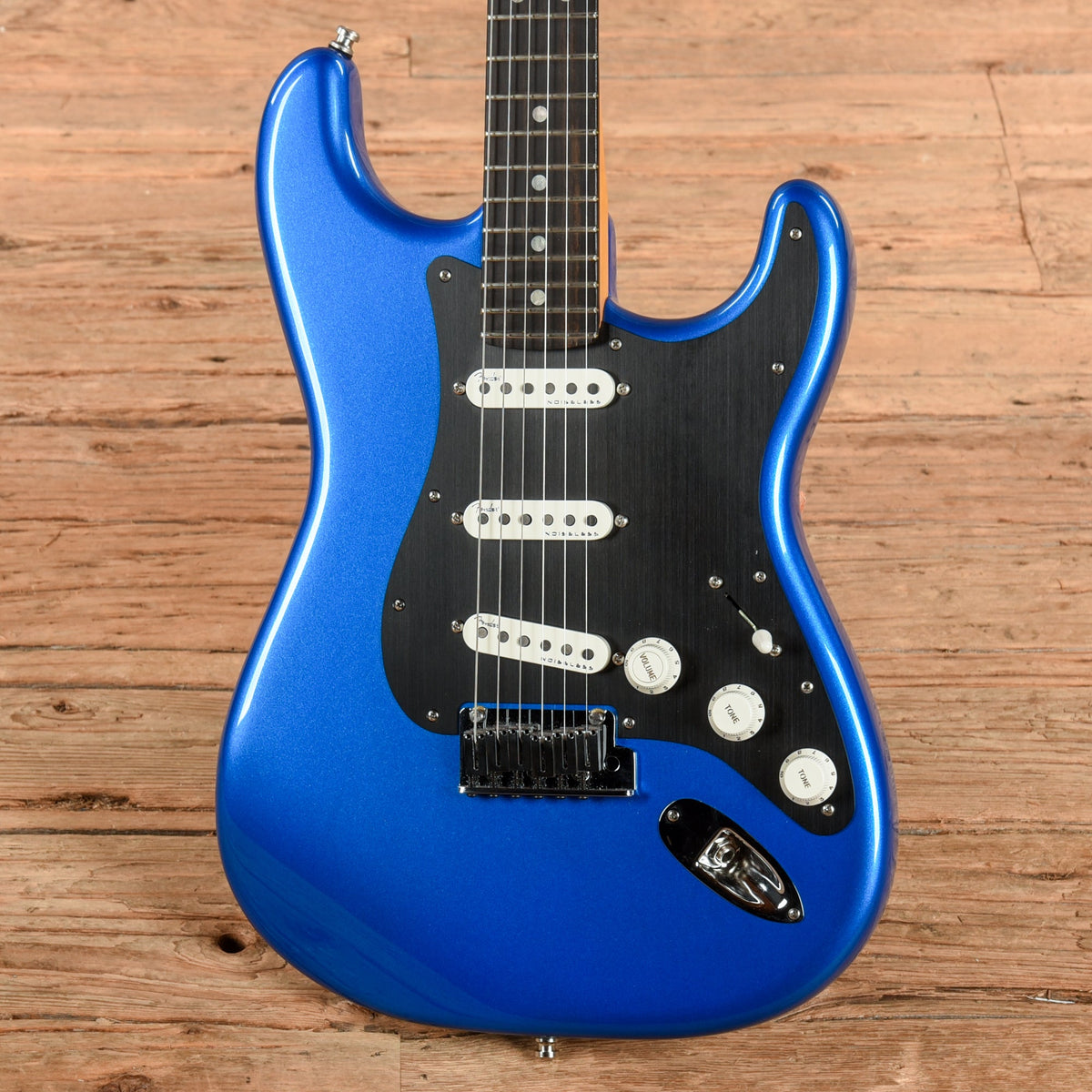 Fender American Ultra II Stratocaster Nebula Blue 2024 - View 2 | MusicMarket