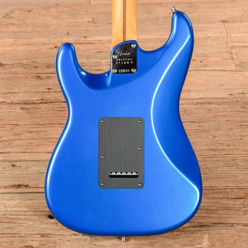 Fender American Ultra II Stratocaster Nebula Blue 2024 - View 3 | MusicMarket
