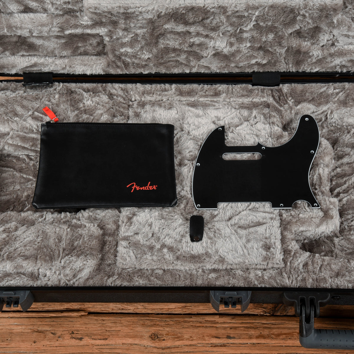Fender American Ultra Telecaster Texas Tea 2020 - View 9 | MusicMarket