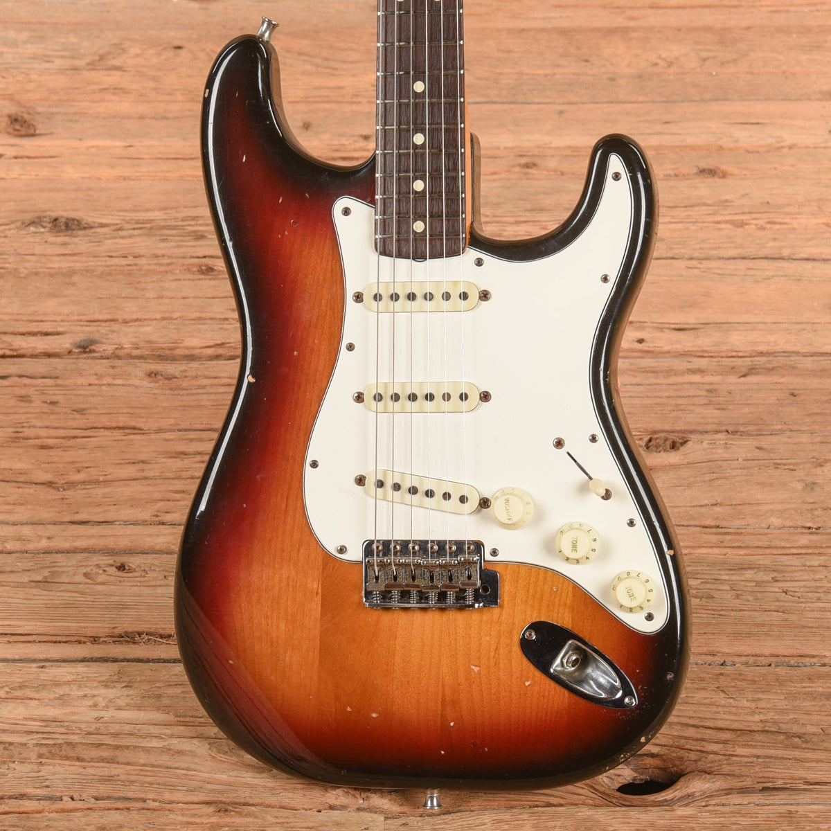 Fender American Vintage '62 Stratocaster Sunburst 1982 - View 2 | MusicMarket