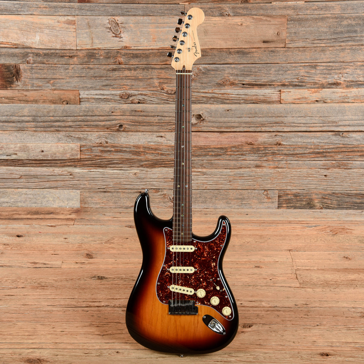 Fender AmericanDeluxe Stratocaster Sunburst 2005 - View 4 | MusicMarket