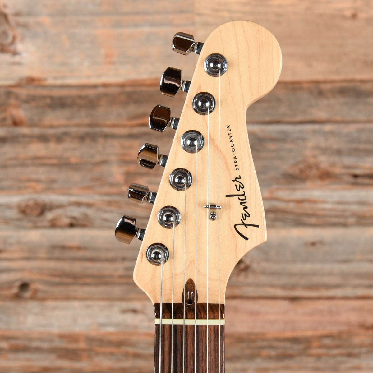 Fender AmericanDeluxe Stratocaster Sunburst 2005 - View 6 | MusicMarket