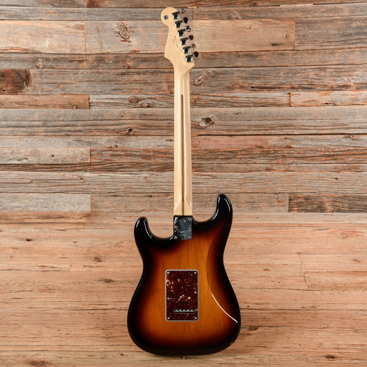 Fender AmericanDeluxe Stratocaster Sunburst 2005 - View 5 | MusicMarket