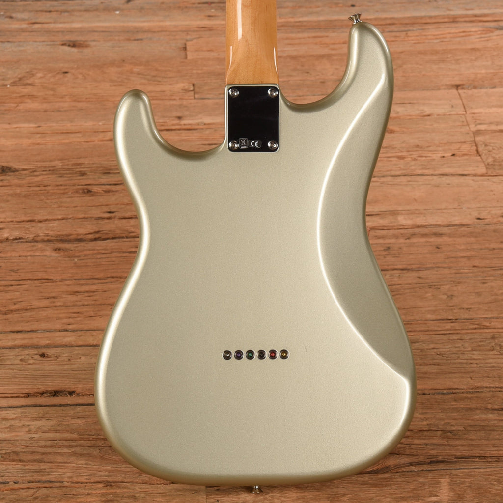 Fender Artist Series Robert Cray Signature Stratocaster Inca Silver 2021 - View 3 | MusicMarket