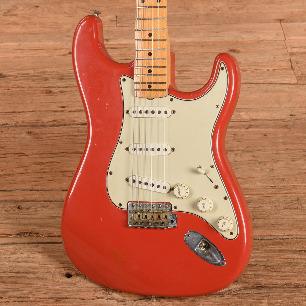 Fender Custom Shop '56 Stratocaster Relic Fiesta Red 2004 - View 2 | MusicMarket