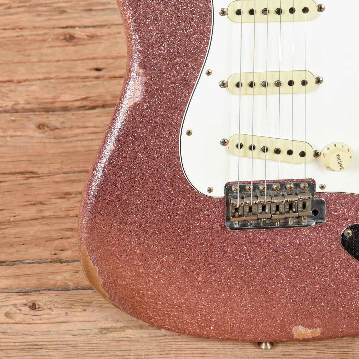 Fender Custom Shop '67 Stratocaster Reissue Relic Champagne Sparkle 2017 - View 11 | MusicMarket