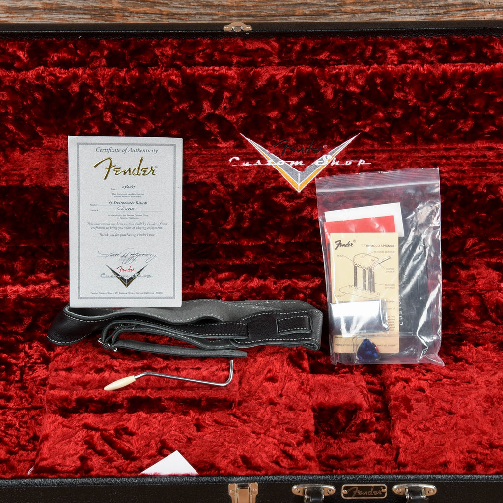 Fender Custom Shop '67 Stratocaster Reissue Relic Champagne Sparkle 2017 - View 10 | MusicMarket