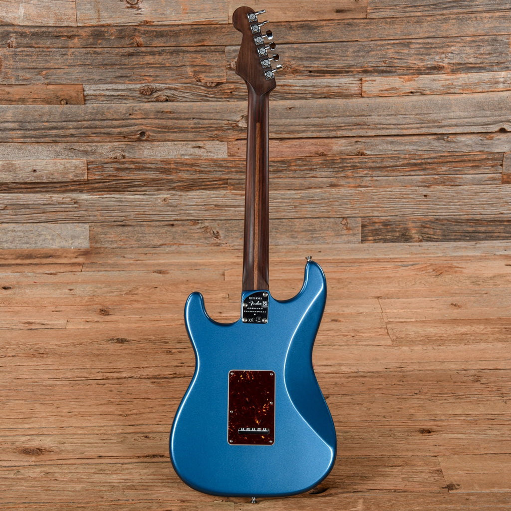 Fender Limited Edition American Professional II Stratocaster Lake Placid Blue 2022 - View 3 | MusicMarket