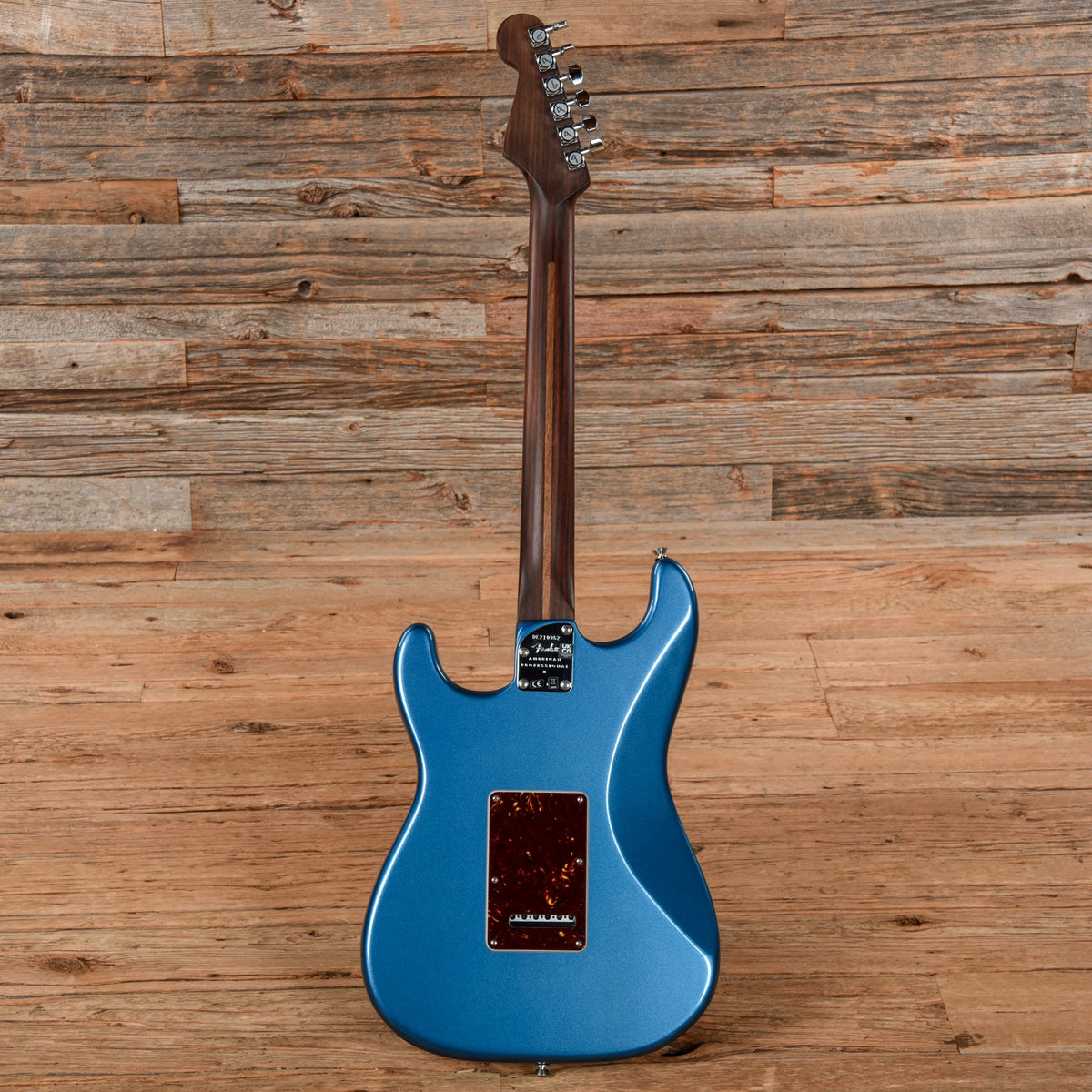 Fender Limited Edition American Professional II Stratocaster Lake Placid Blue 2022 - View 3 | MusicMarket