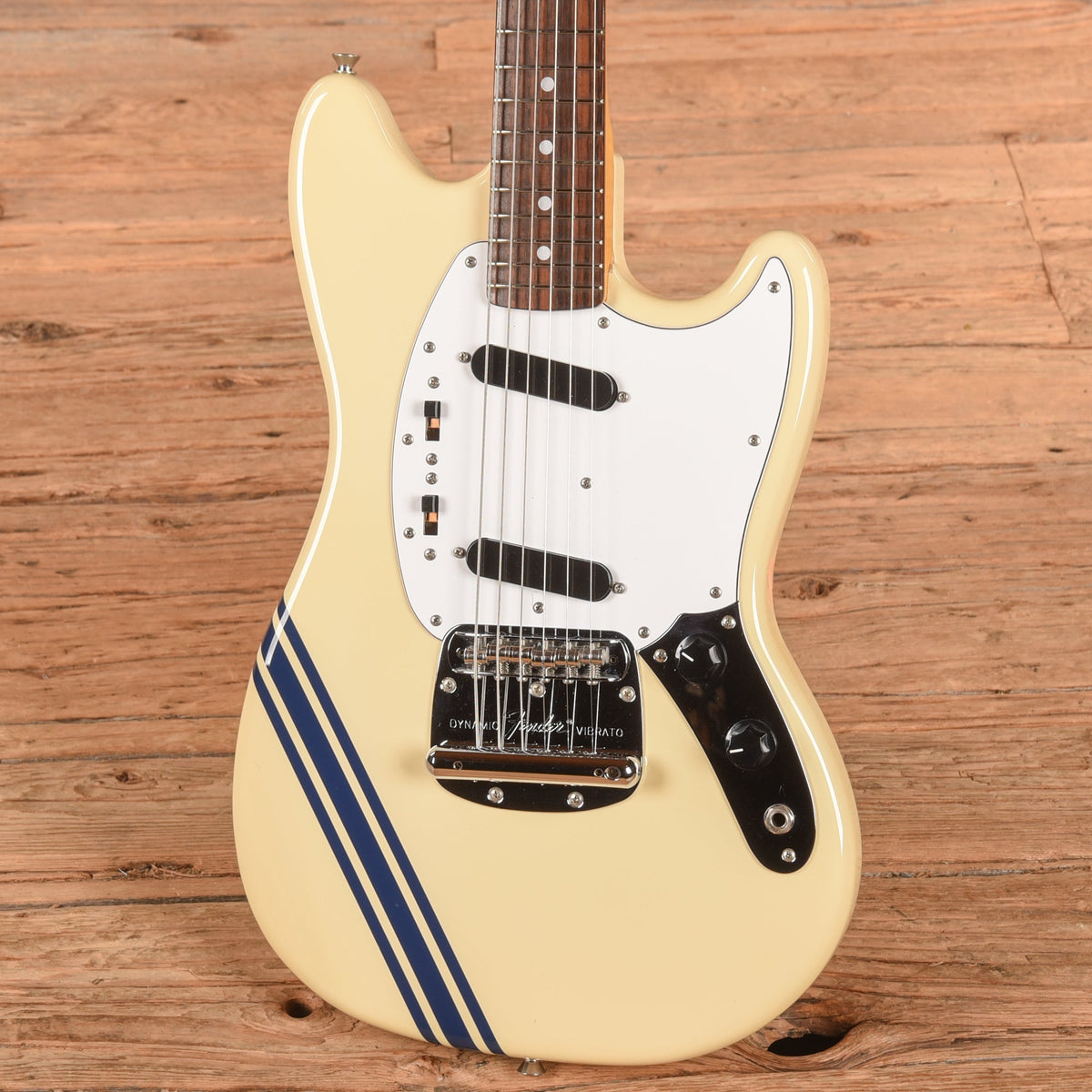 Fender MG-73 Mustang Reissue MIJ Olympic White 2012 - View 2 | MusicMarket