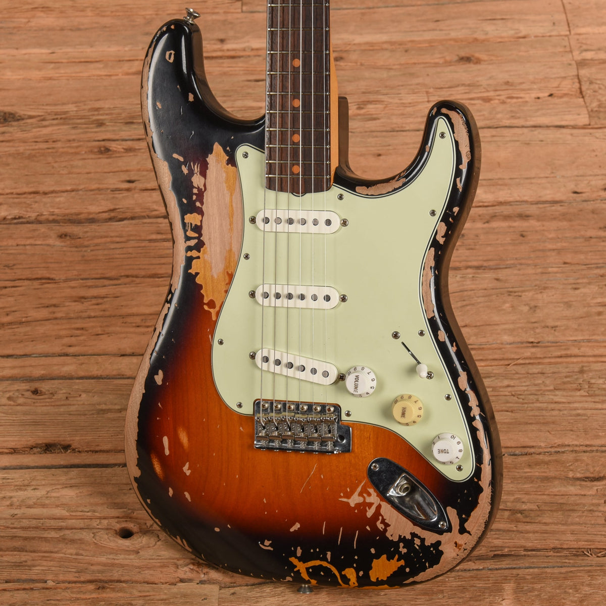 Fender Mike McCready Stratocaster Sunburst 2024 - View 2 | MusicMarket