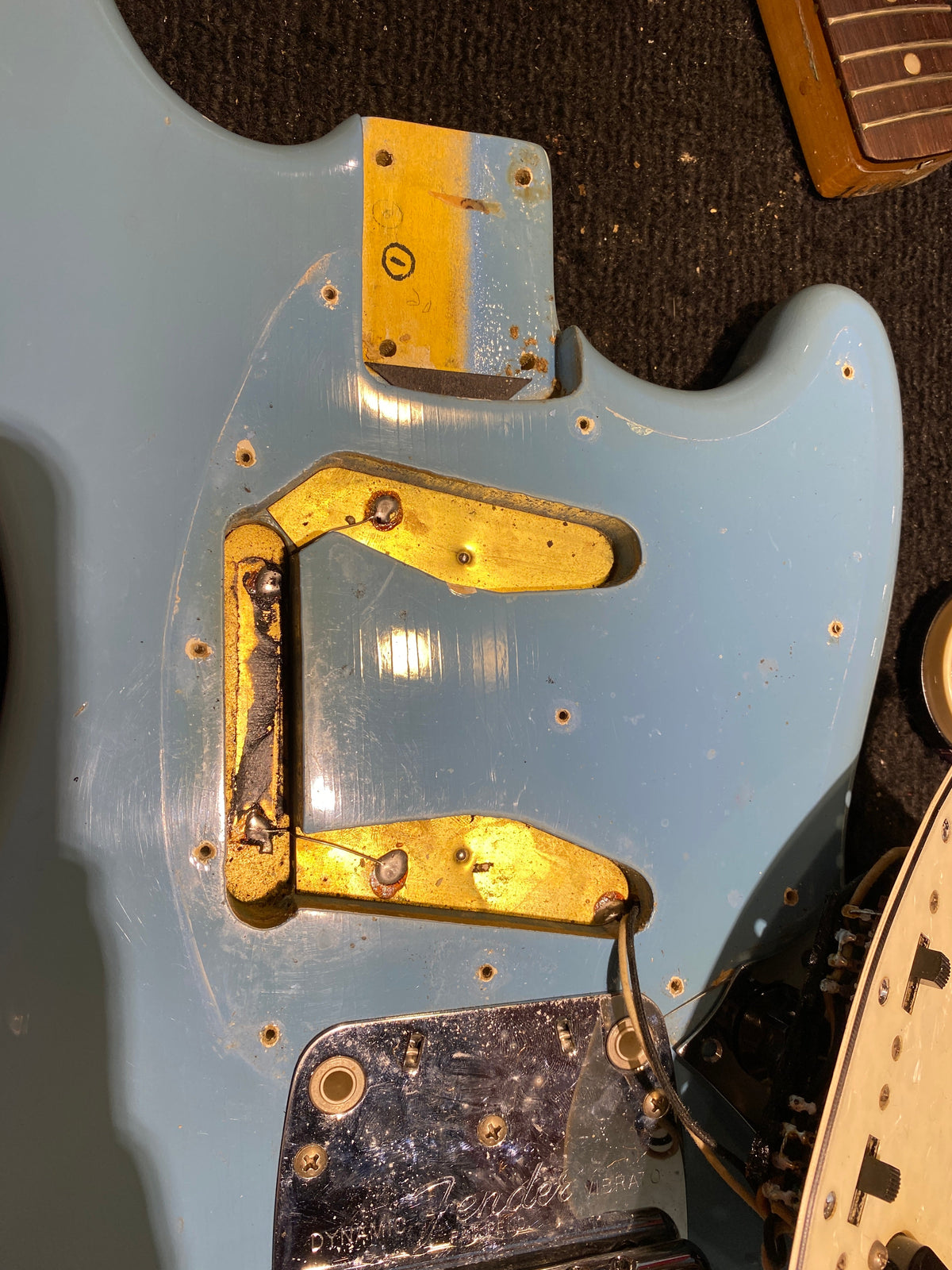 Fender Mustang Daphne Blue 1966 - View 12 | MusicMarket