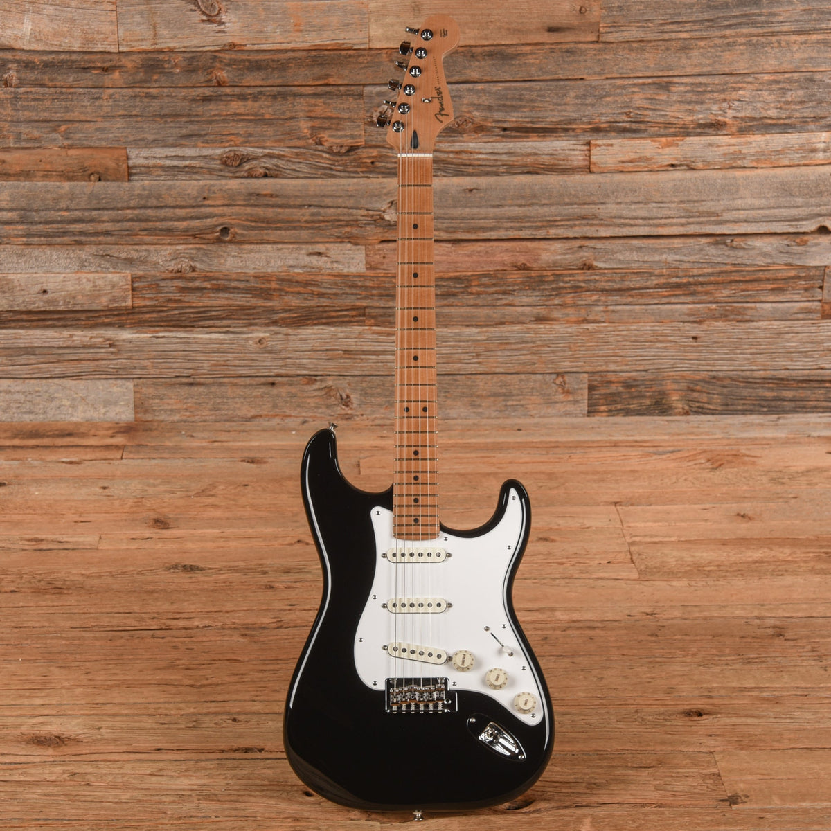 Fender Player Stratocaster Black 2023 - View 4 | MusicMarket