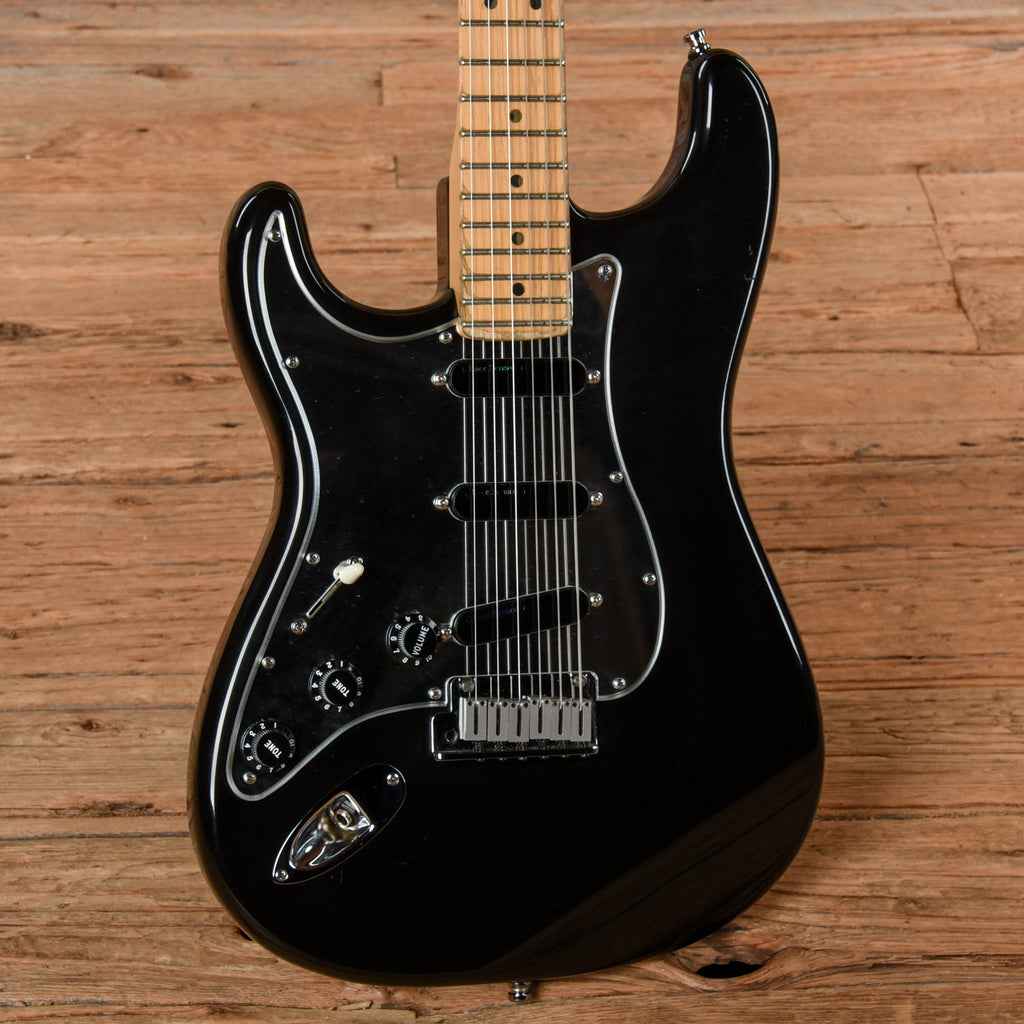Fender Standard Stratocaster Black 2000 LEFTY - View 2 | MusicMarket