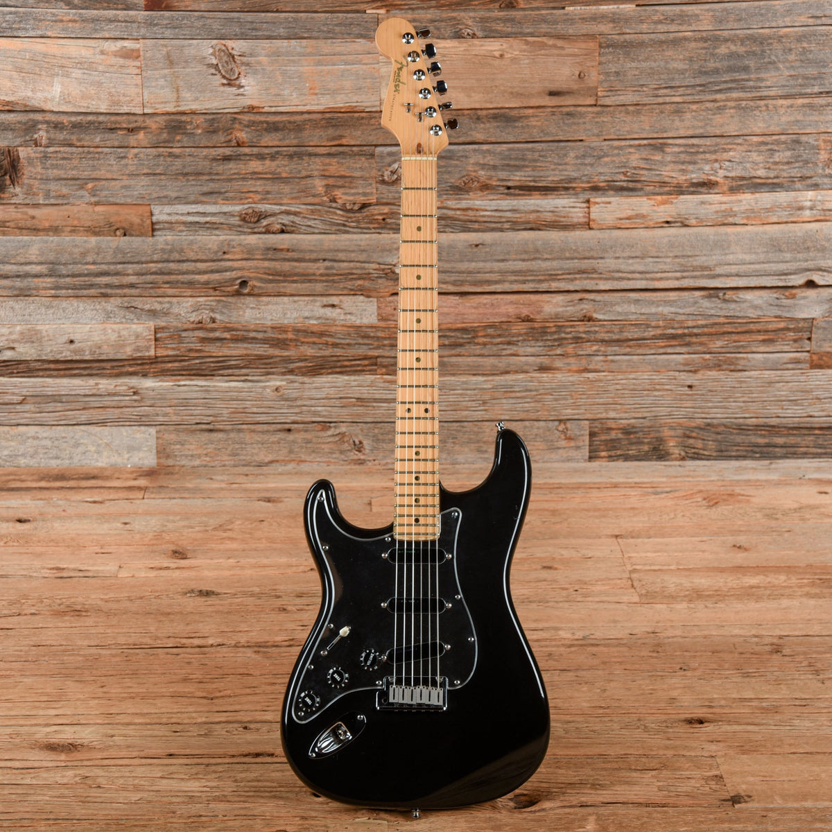 Fender Standard Stratocaster Black 2000 LEFTY - View 4 | MusicMarket