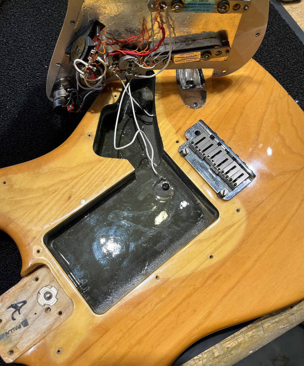 Fender Strat Plus Natural 1990 - View 13 | MusicMarket