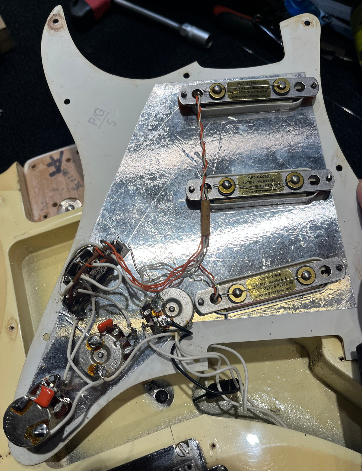 Fender Strat Plus Olympic White 1989 - View 13 | MusicMarket