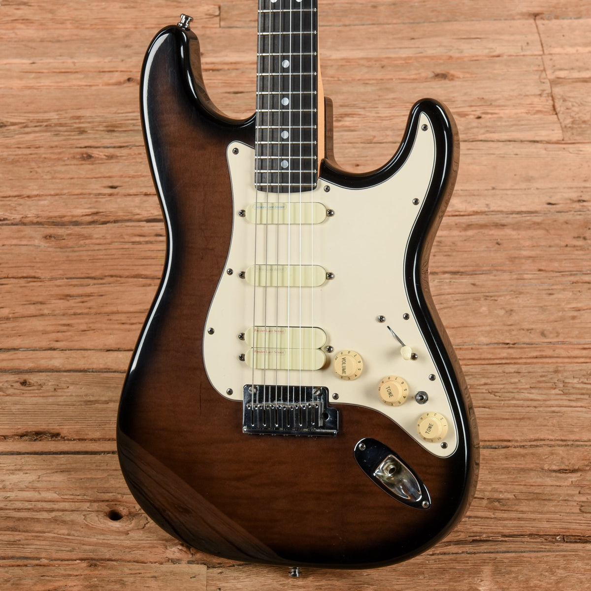 Fender Stratocaster Ultra HSS Ebony Burst 1991 - View 2 | MusicMarket