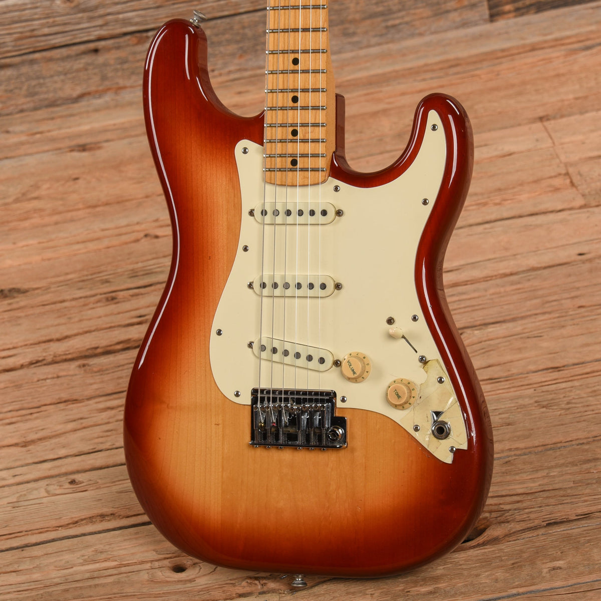 Fender 2-Knob Stratocaster Sienna Sunburst 1983 - View 2 | MusicMarket