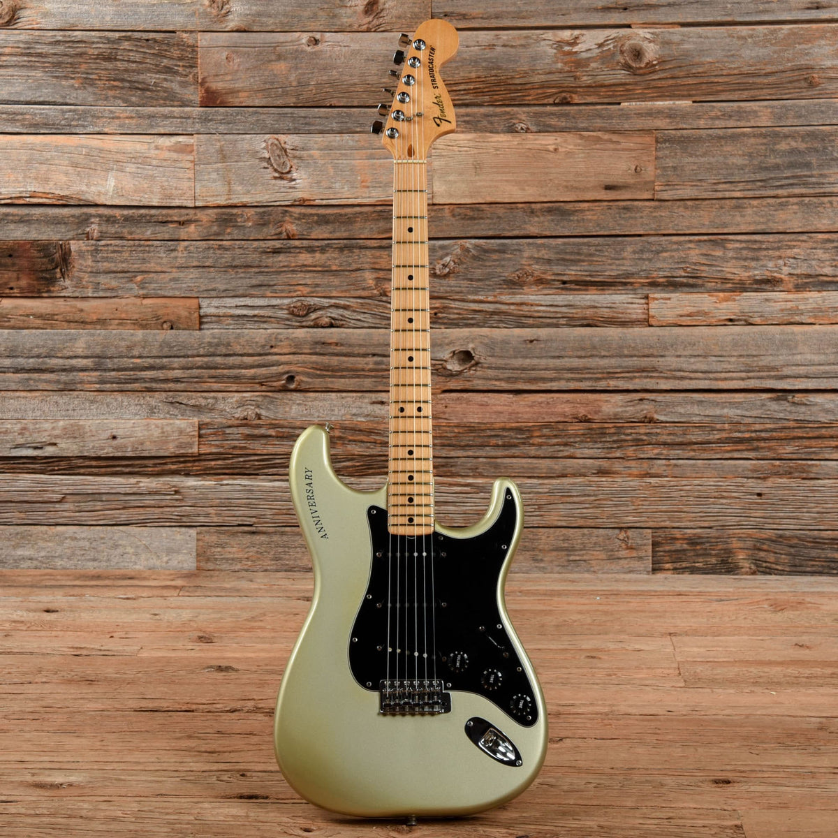Fender 25th Anniversary Stratocaster Inca Silver 1979 - View 4 | MusicMarket