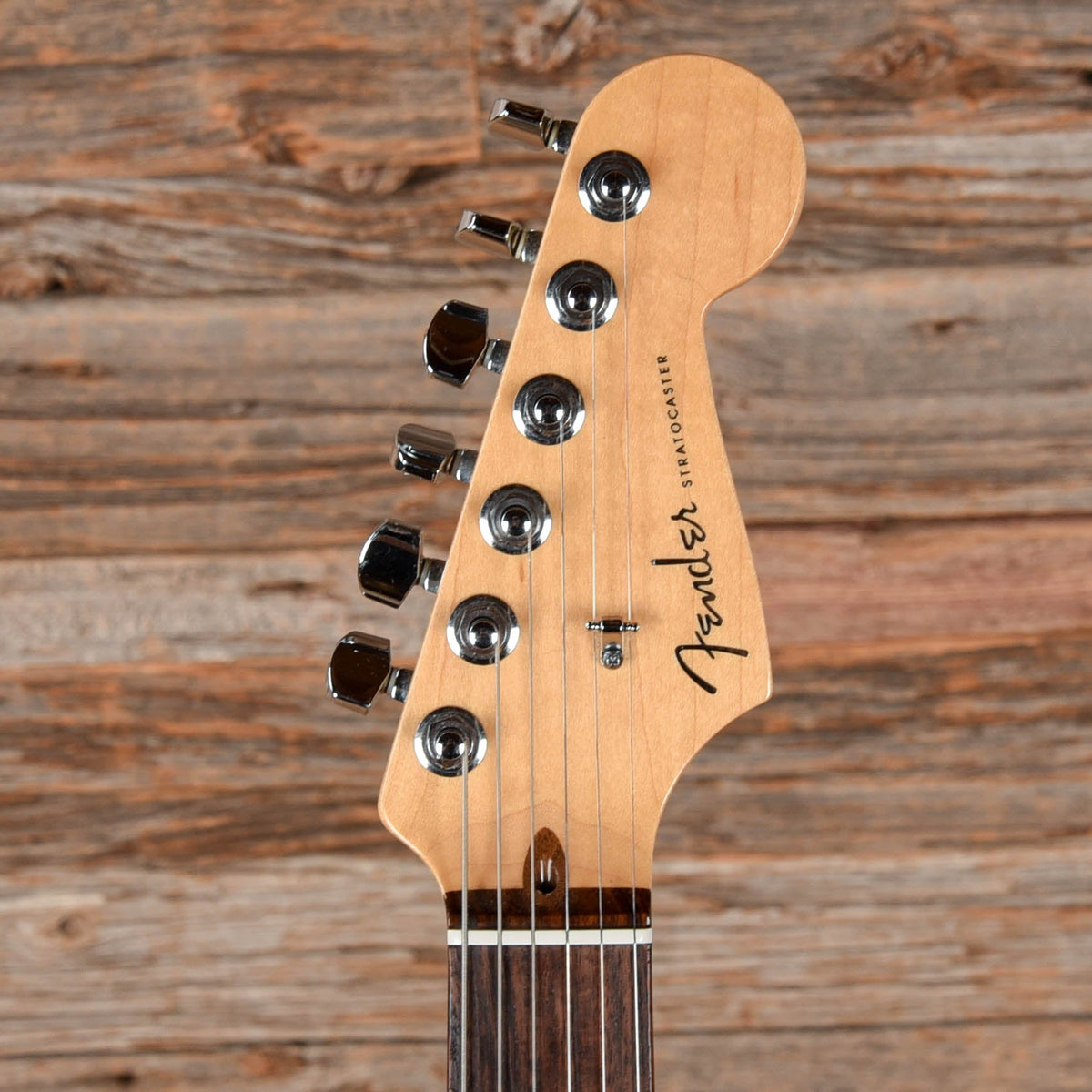Fender American Deluxe Stratocaster Burgundy Mist Metallic 2013 - View 6 | MusicMarket