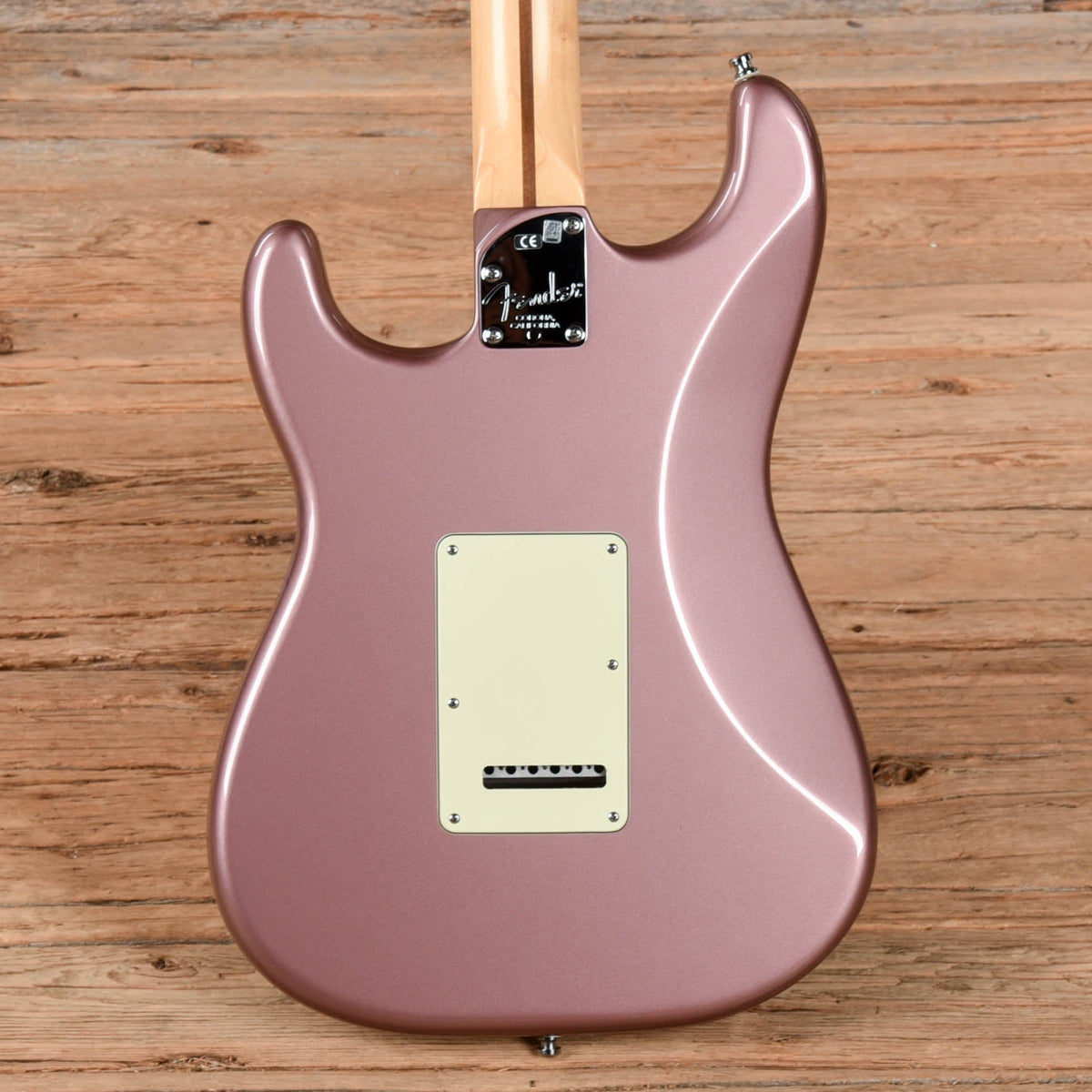 Fender American Deluxe Stratocaster Burgundy Mist Metallic 2013 - View 3 | MusicMarket