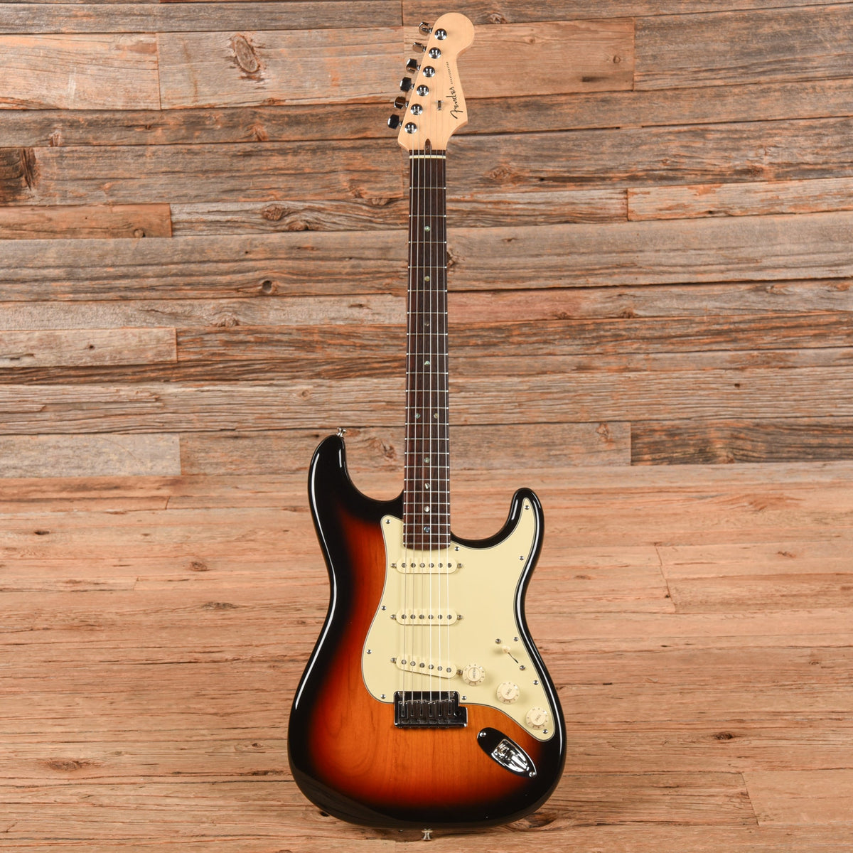 Fender American Deluxe Stratocaster Sunburst 2006 - View 4 | MusicMarket