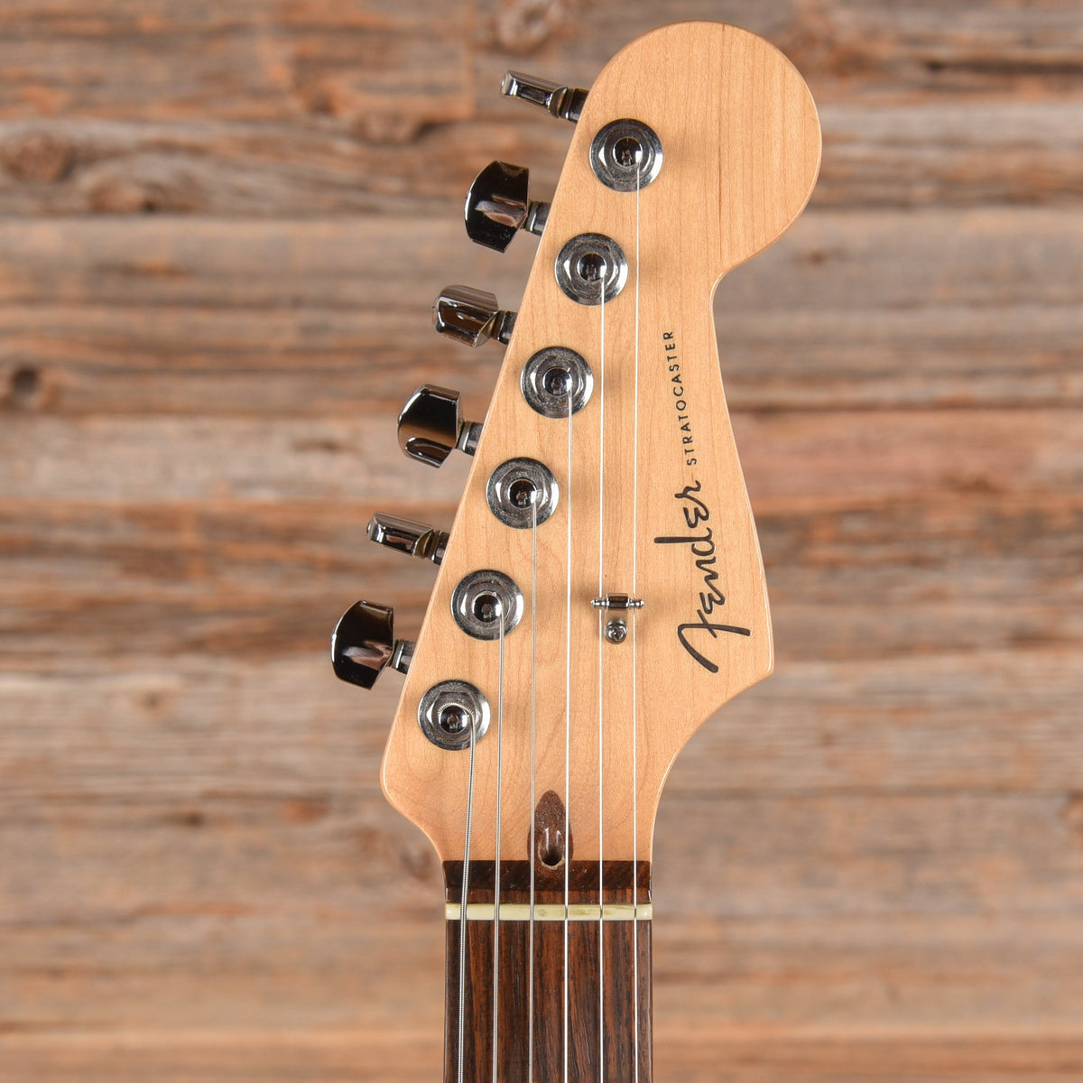 Fender American Deluxe Stratocaster Sunburst 2006 - View 6 | MusicMarket