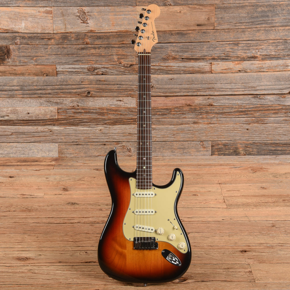 Fender American Deluxe Stratocaster Sunburst 2006 - View 4 | MusicMarket