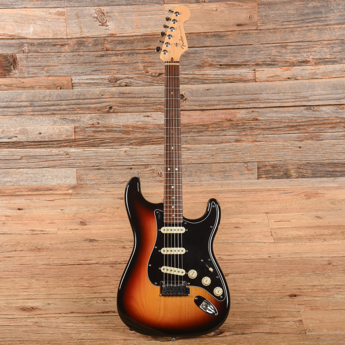 Fender American Deluxe Stratocaster Sunburst 2006 - View 4 | MusicMarket
