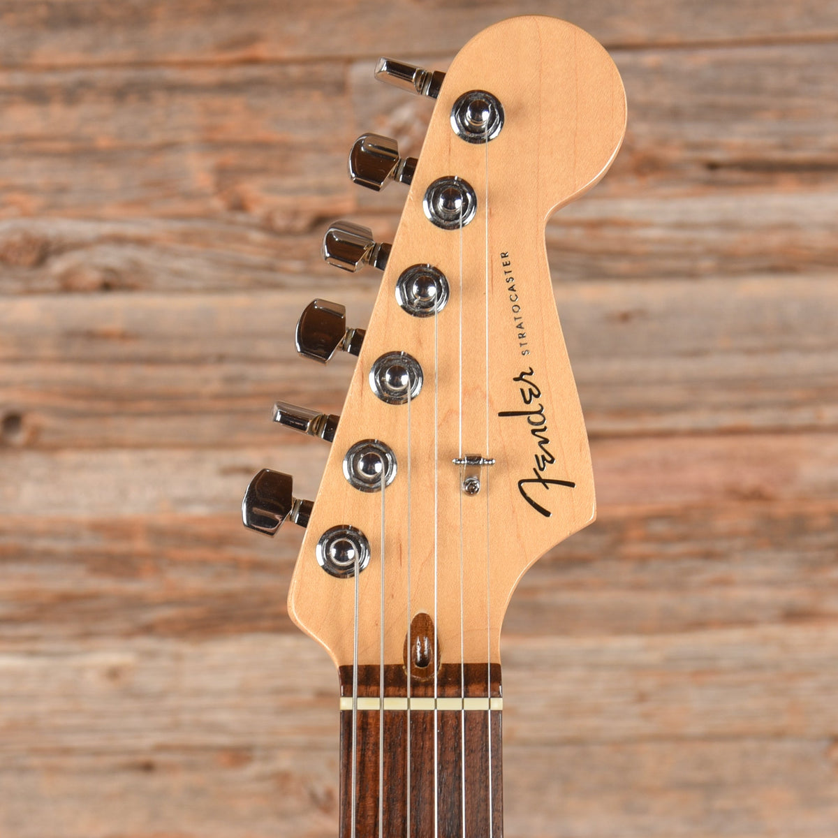 Fender American Deluxe Stratocaster Sunburst 2006 - View 6 | MusicMarket