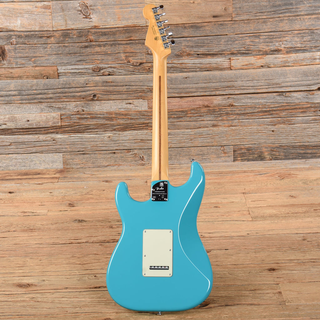 Fender American Professional II Startocaster Miami Blue 2021 - View 5 | MusicMarket