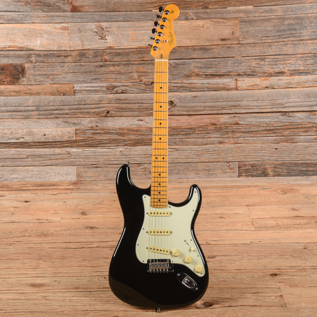Fender American Professional II Stratocaster Black 2023 - View 4 | MusicMarket