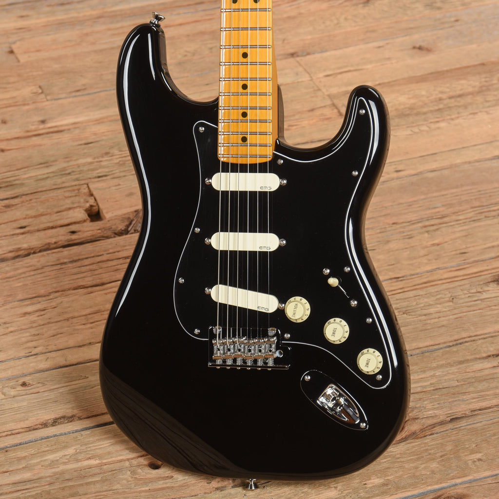 Fender American Professional II Stratocaster Black 2023 - View 2 | MusicMarket